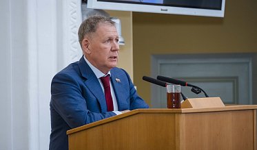 Евгений Солнцев впервые отчитался перед депутатами Заксобрания